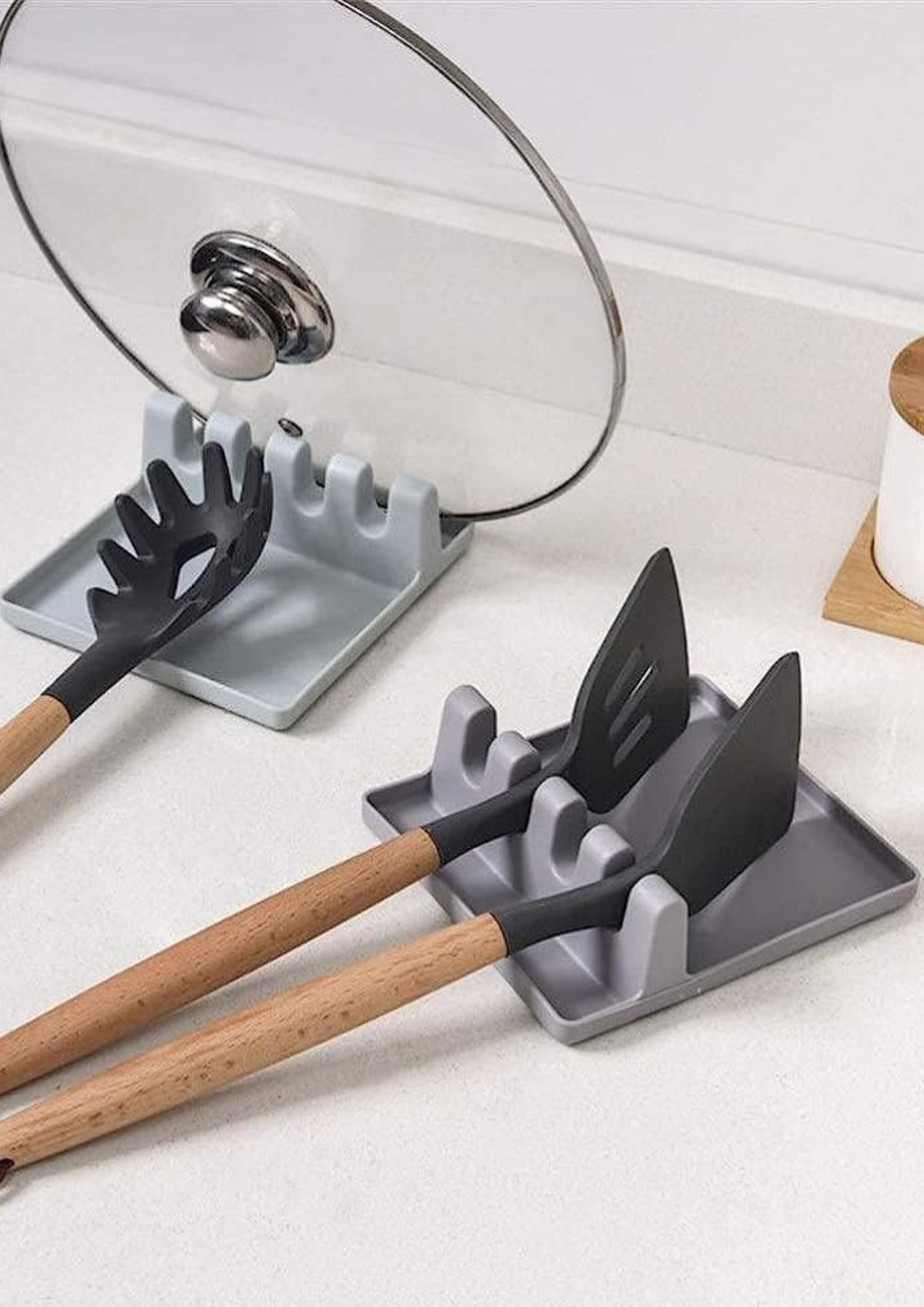 Suport din silicon pentru ustensile