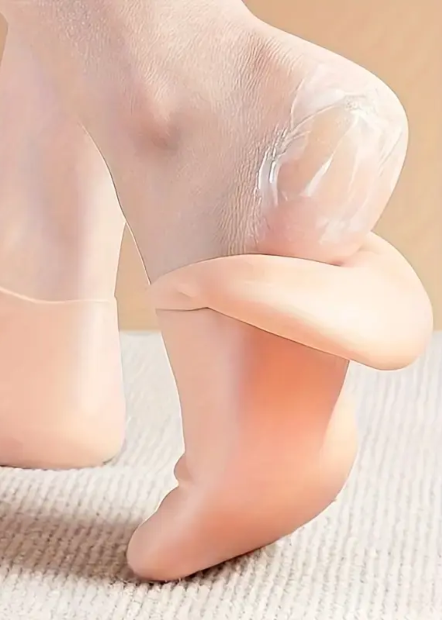 Șosete exfoliante și hidratante pentru călcâie crăpate