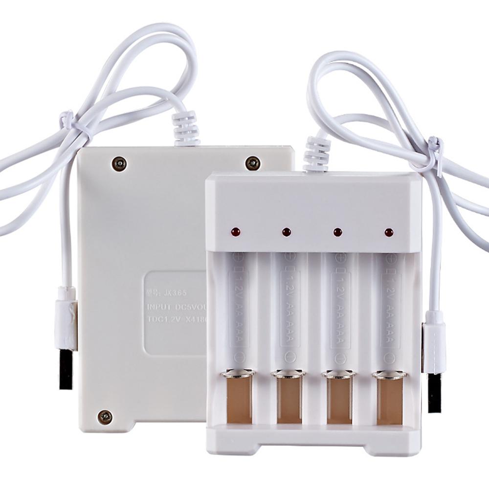 Încărcător portabil pentru baterii AAA și AA cu alimentare USB