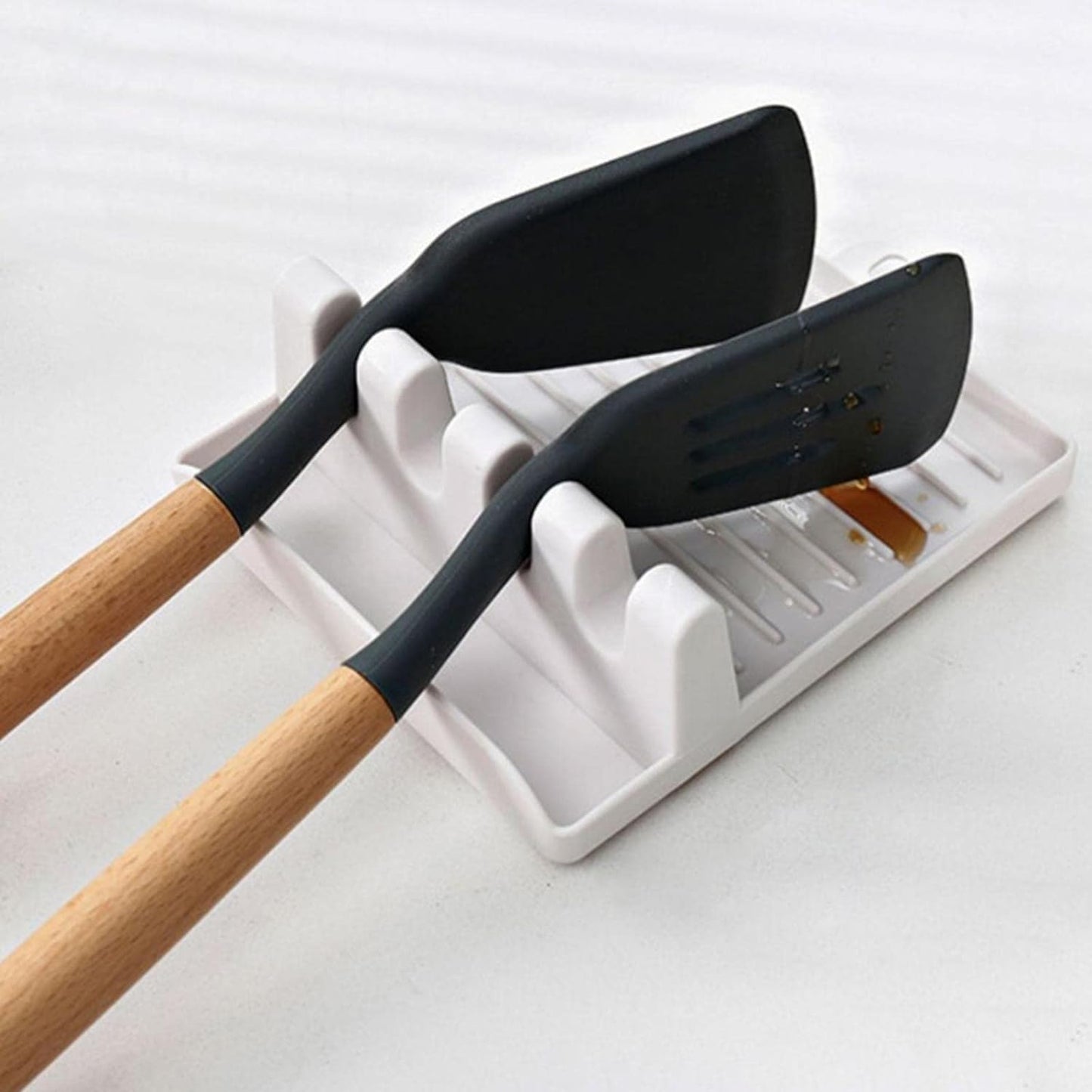 Suport din silicon pentru ustensile