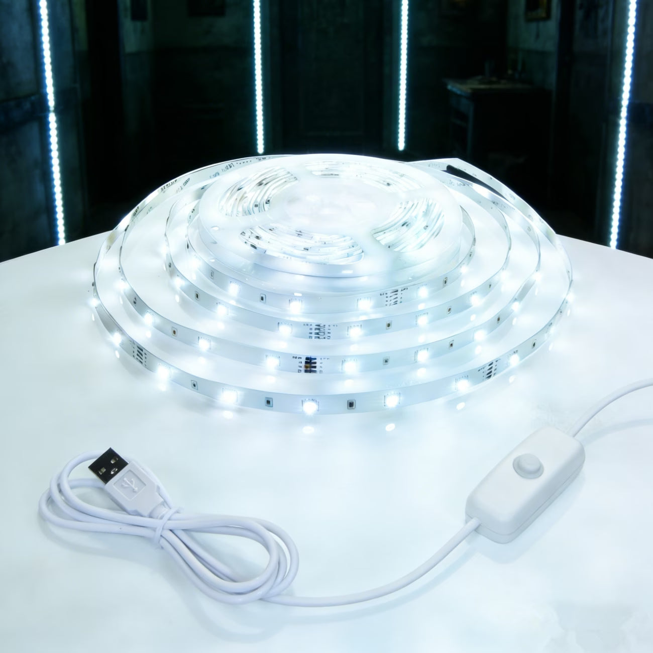 Bandă LED flexibilă cu USB și întrerupător ON/OFF