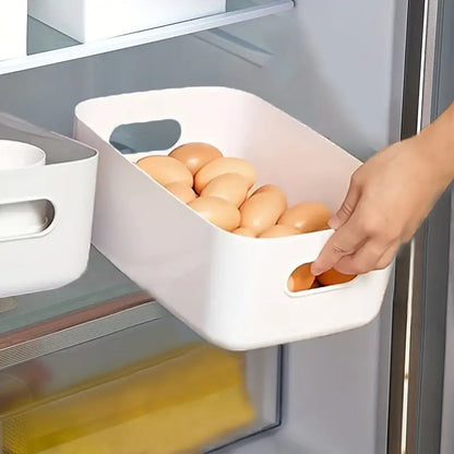 Műanyag tárolódobozok fogantyúkkal