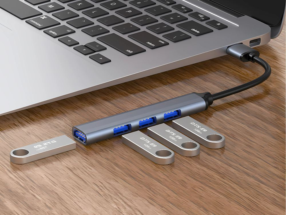 Hub pentru transfer date cu 4 porturi USB