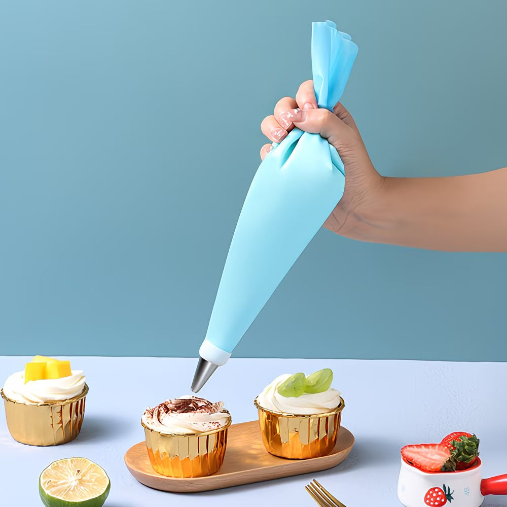 Set pentru ornat torturi și prăjituri cu 12 forme