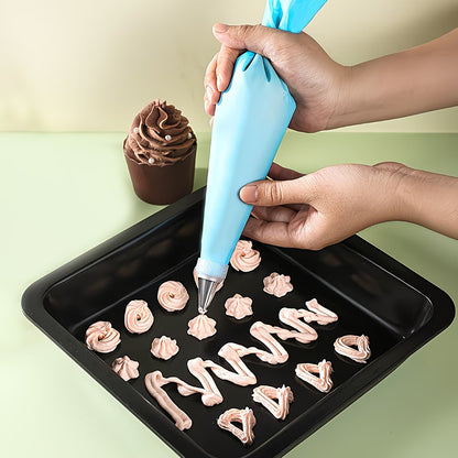 Set pentru ornat torturi și prăjituri cu 12 forme