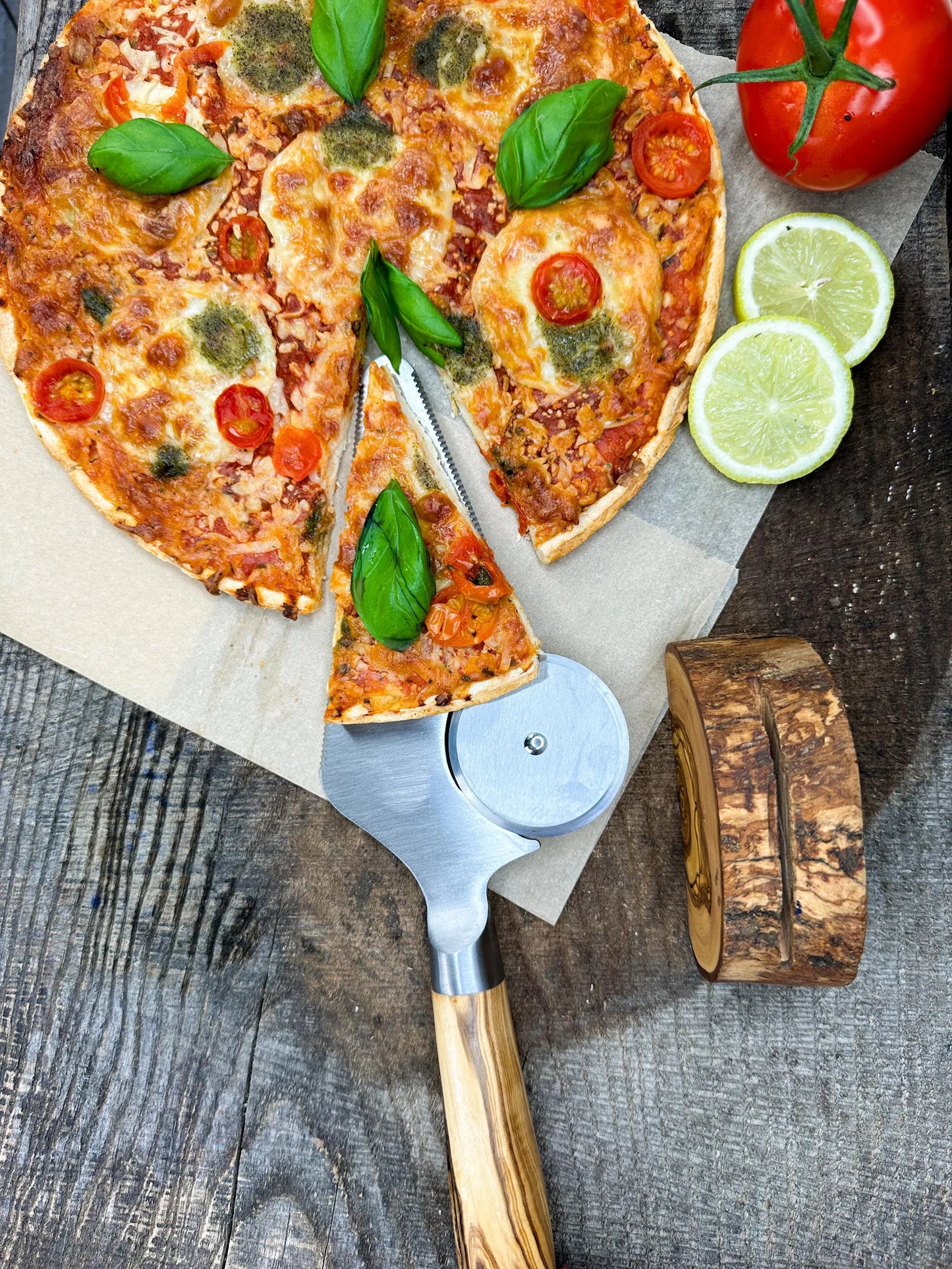 Spatulă cu cuțit pentru pizza sau tort, 29 cm